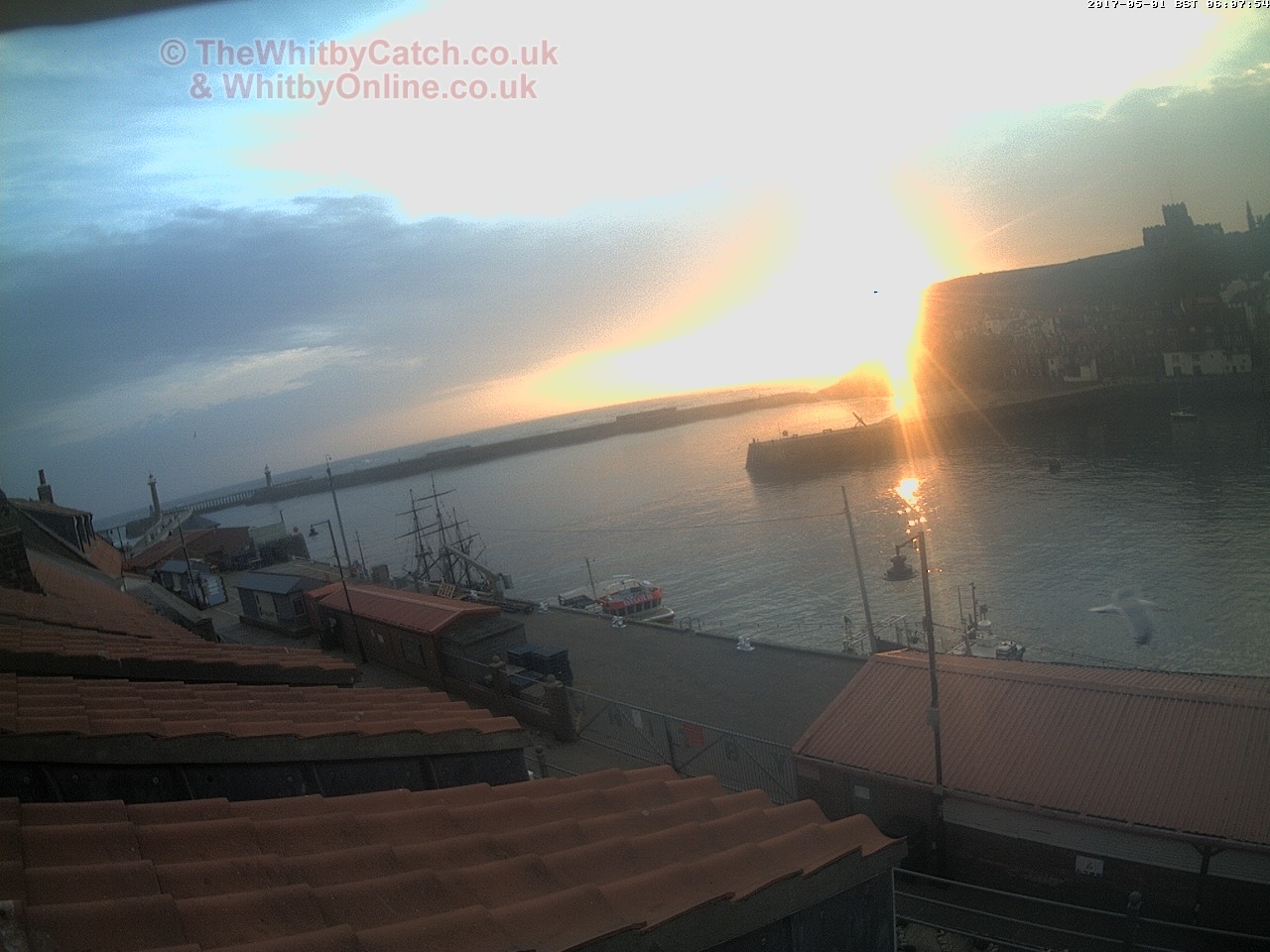 Whitby Mon 1st May 2017 06:08.