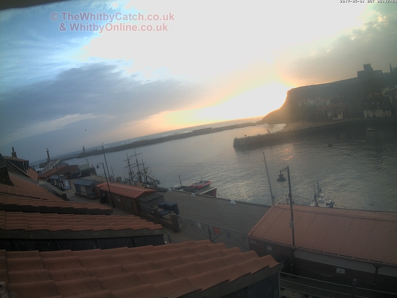 Whitby Mon 1st May 2017 06:13.
