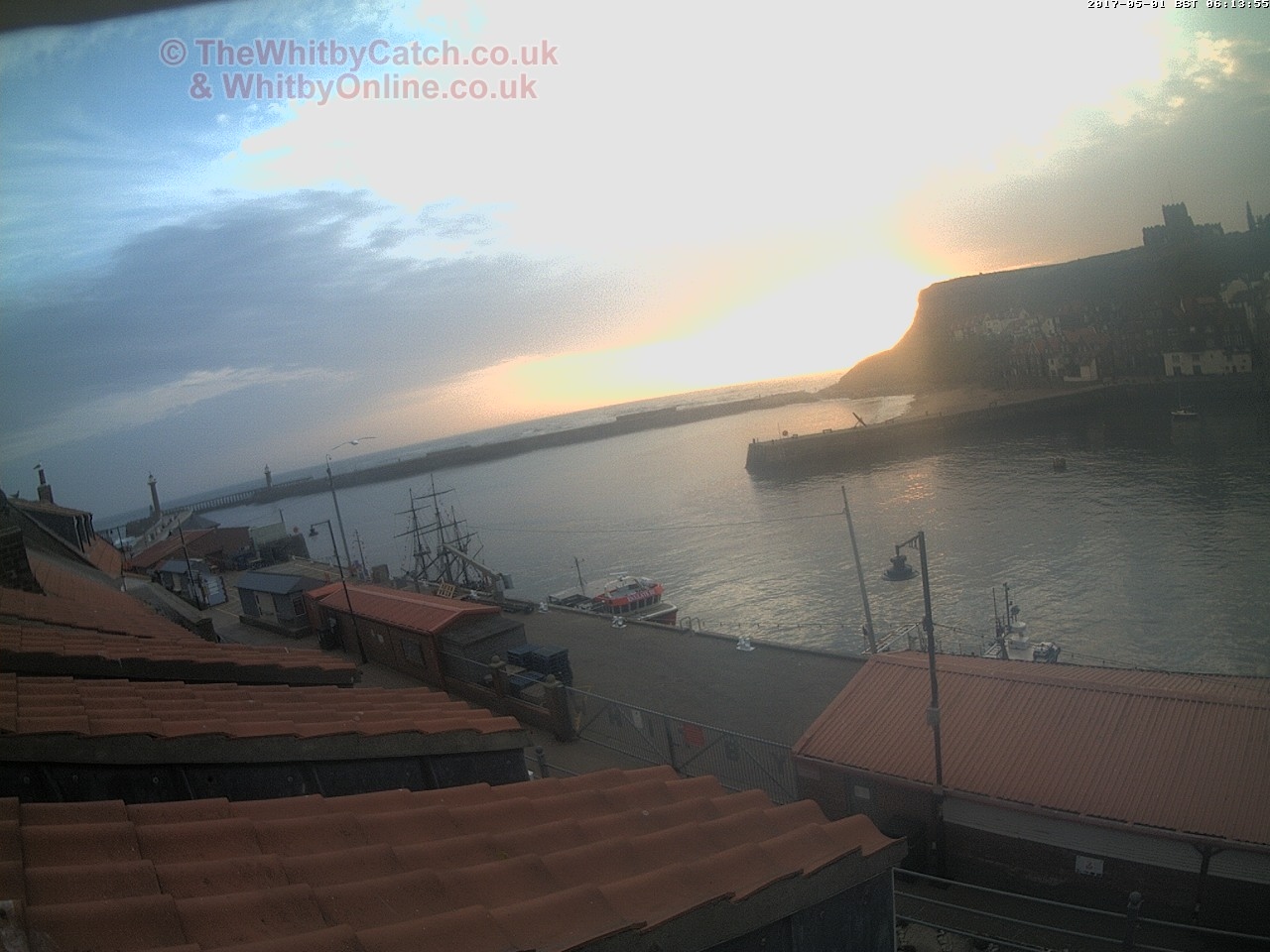 Whitby Mon 1st May 2017 06:14.