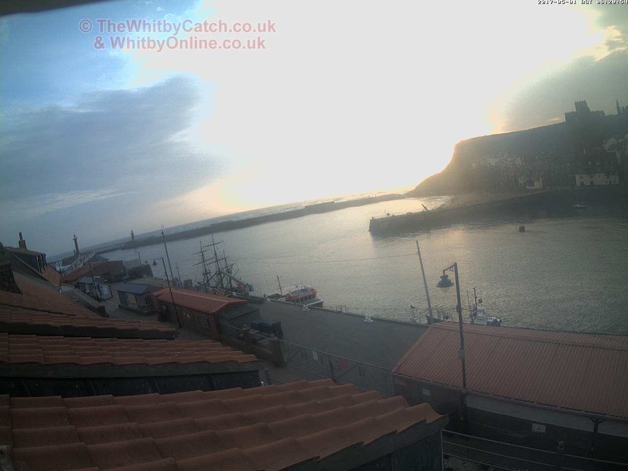 Whitby Mon 1st May 2017 06:21.