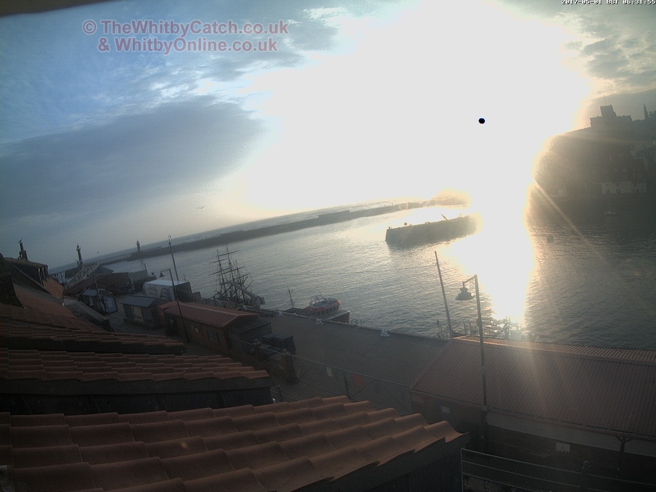 Whitby Mon 1st May 2017 06:32.