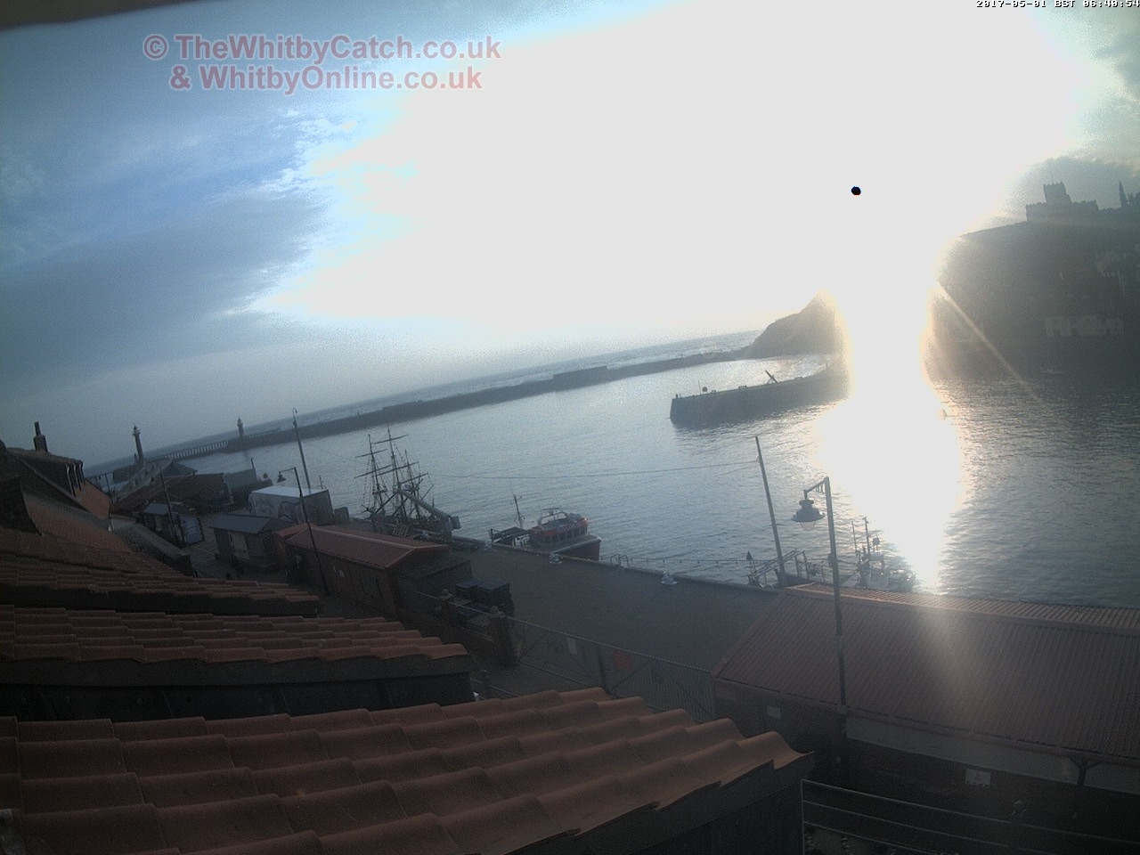 Whitby Mon 1st May 2017 06:41.