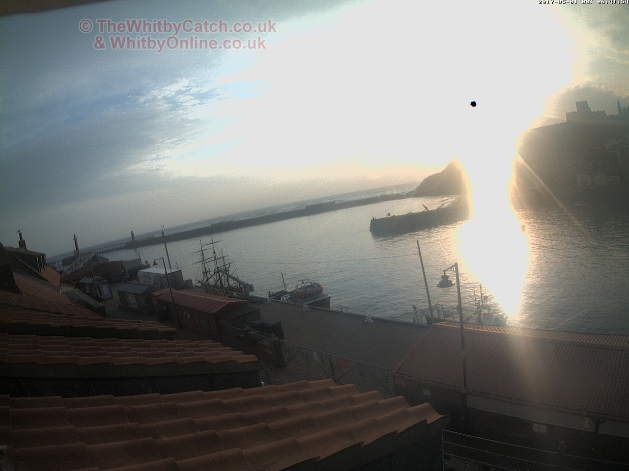 Whitby Mon 1st May 2017 06:42.