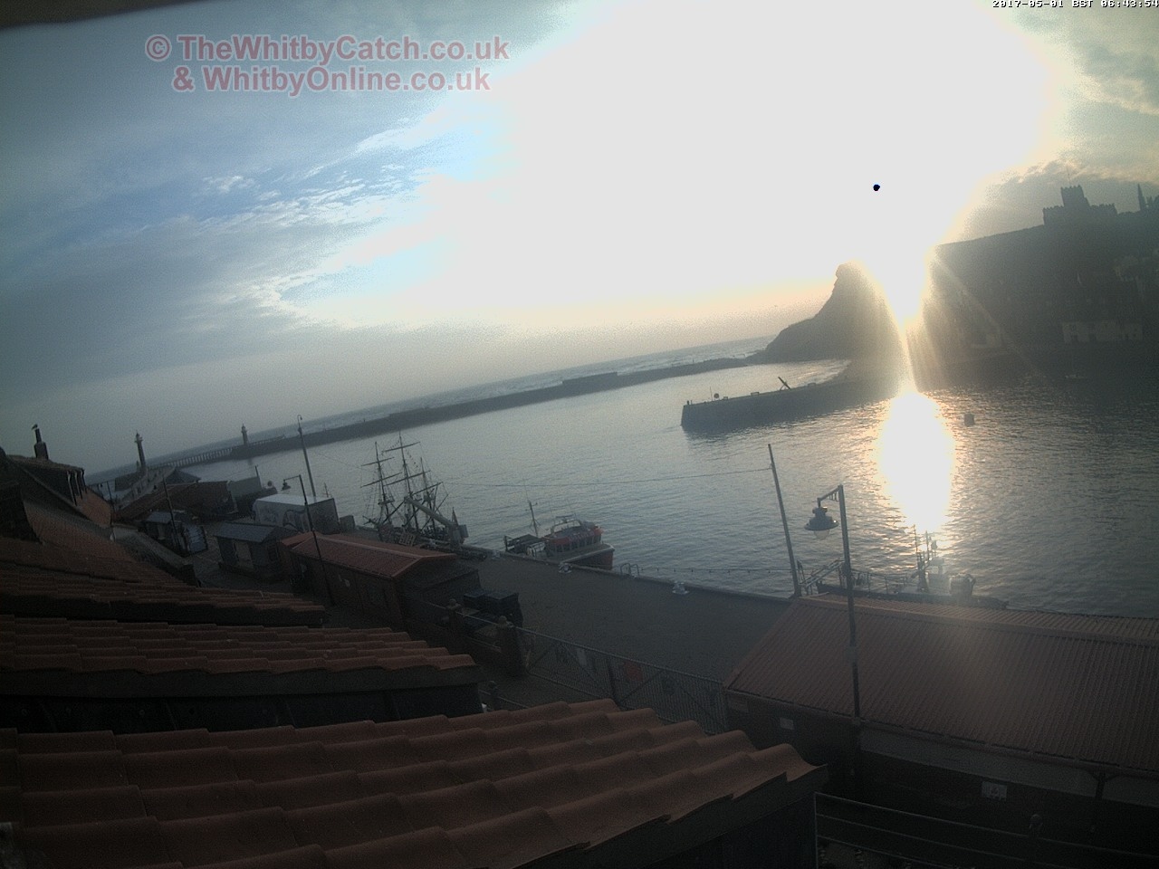 Whitby Mon 1st May 2017 06:44.