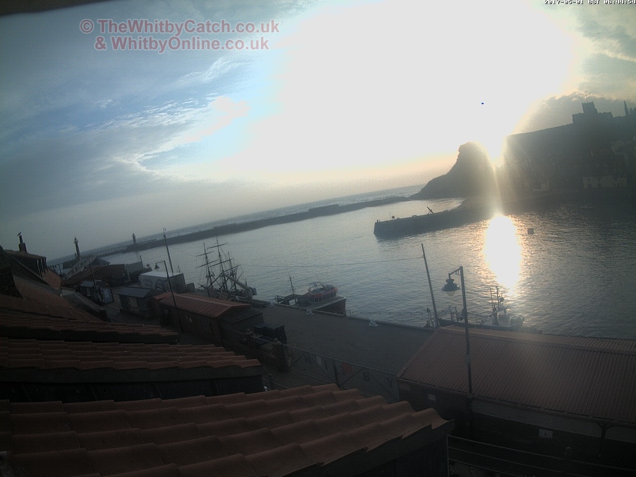 Whitby Mon 1st May 2017 06:45.