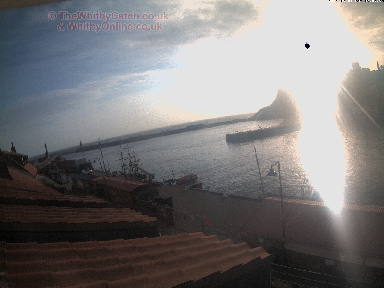 Whitby Mon 1st May 2017 07:08.