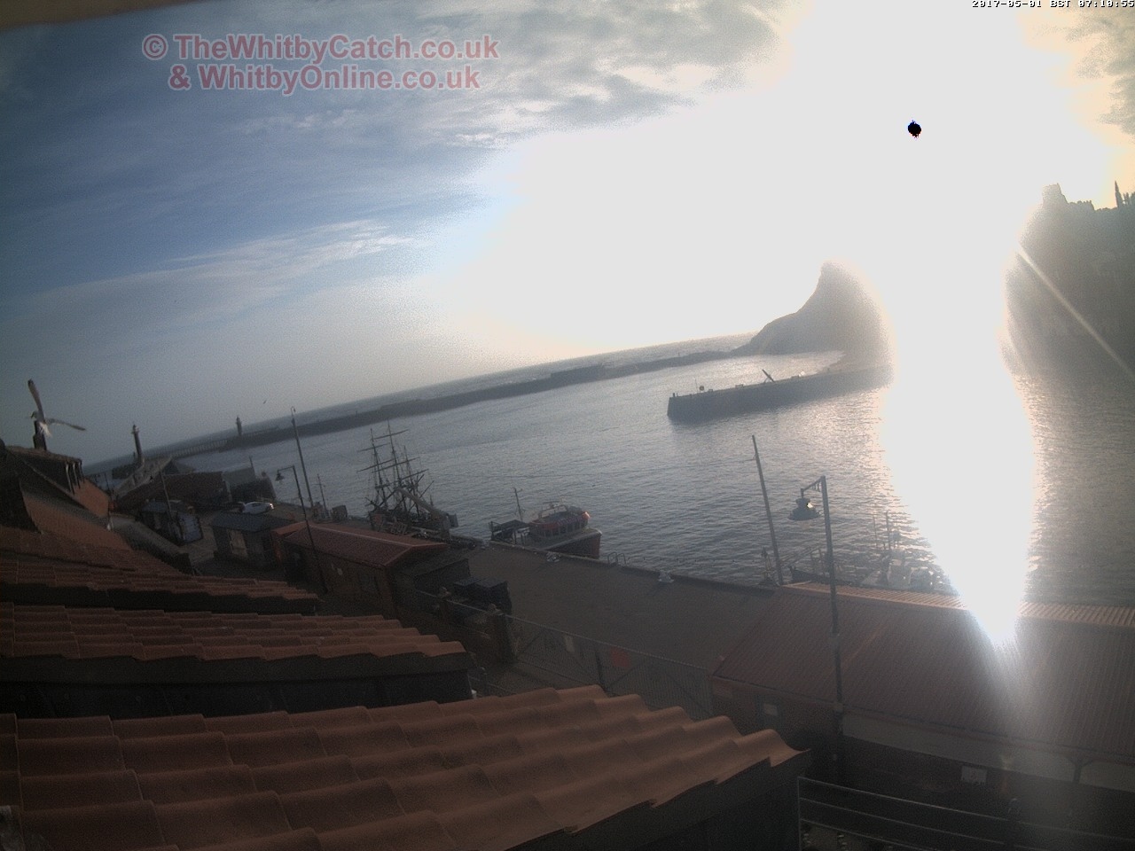 Whitby Mon 1st May 2017 07:11.