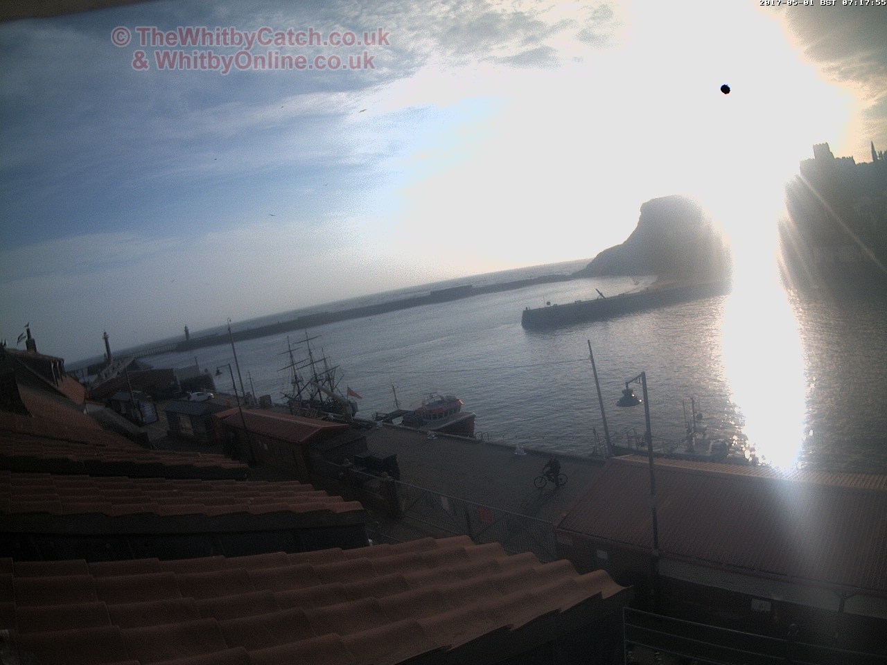 Whitby Mon 1st May 2017 07:18.