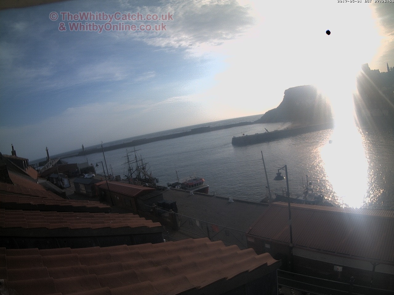 Whitby Mon 1st May 2017 07:27.