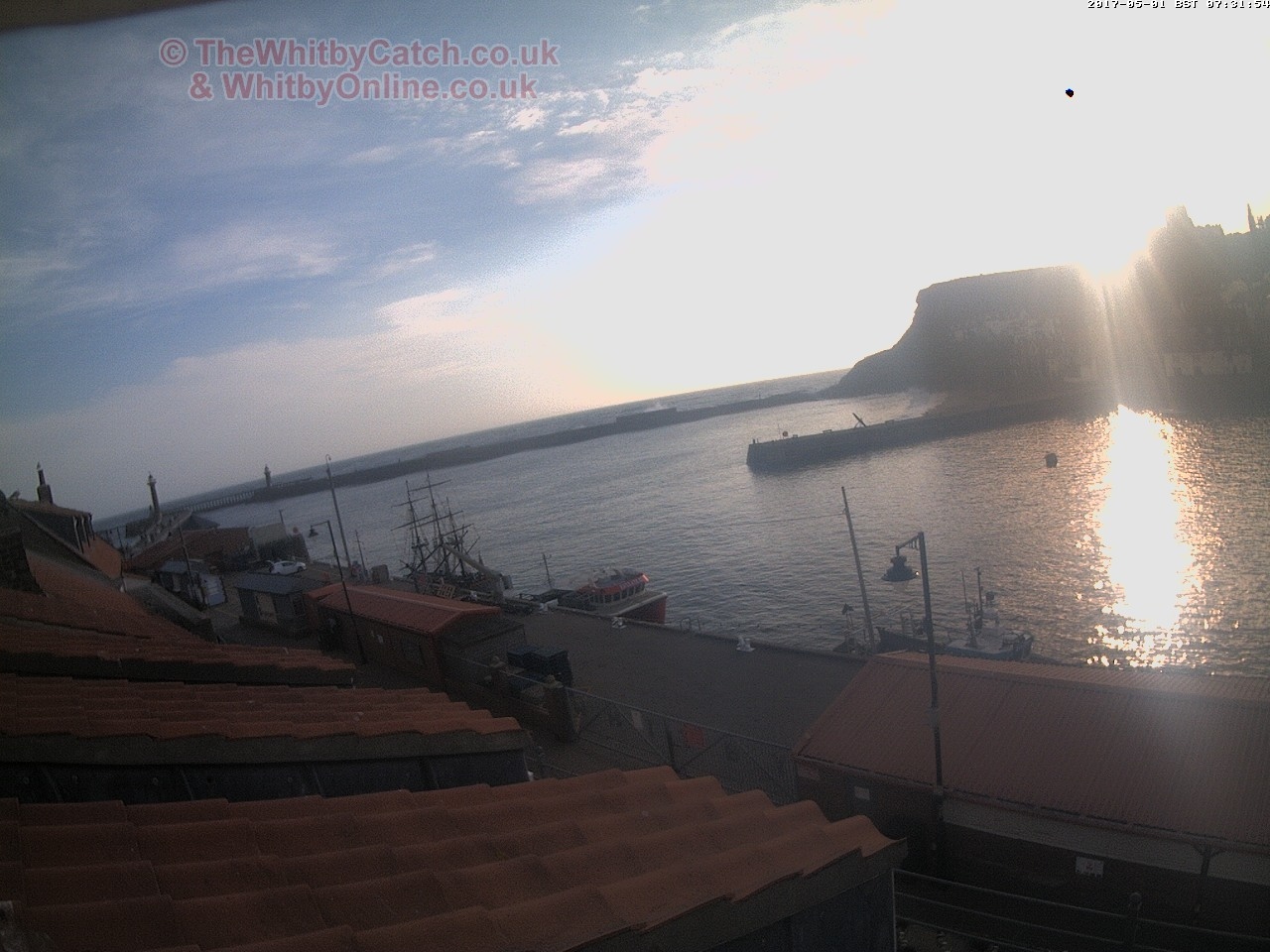 Whitby Mon 1st May 2017 07:32.