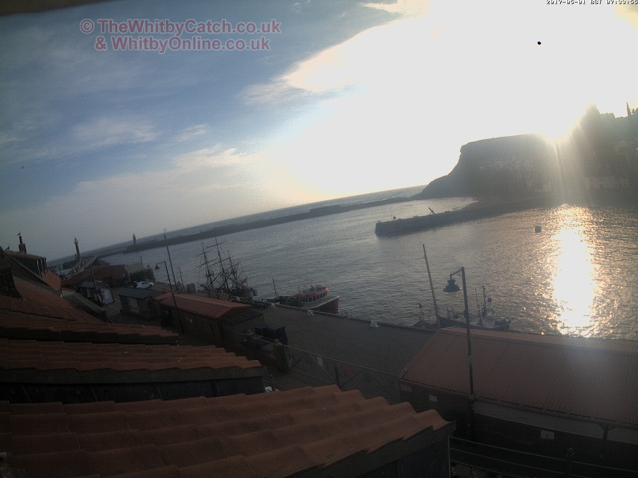 Whitby Mon 1st May 2017 07:34.
