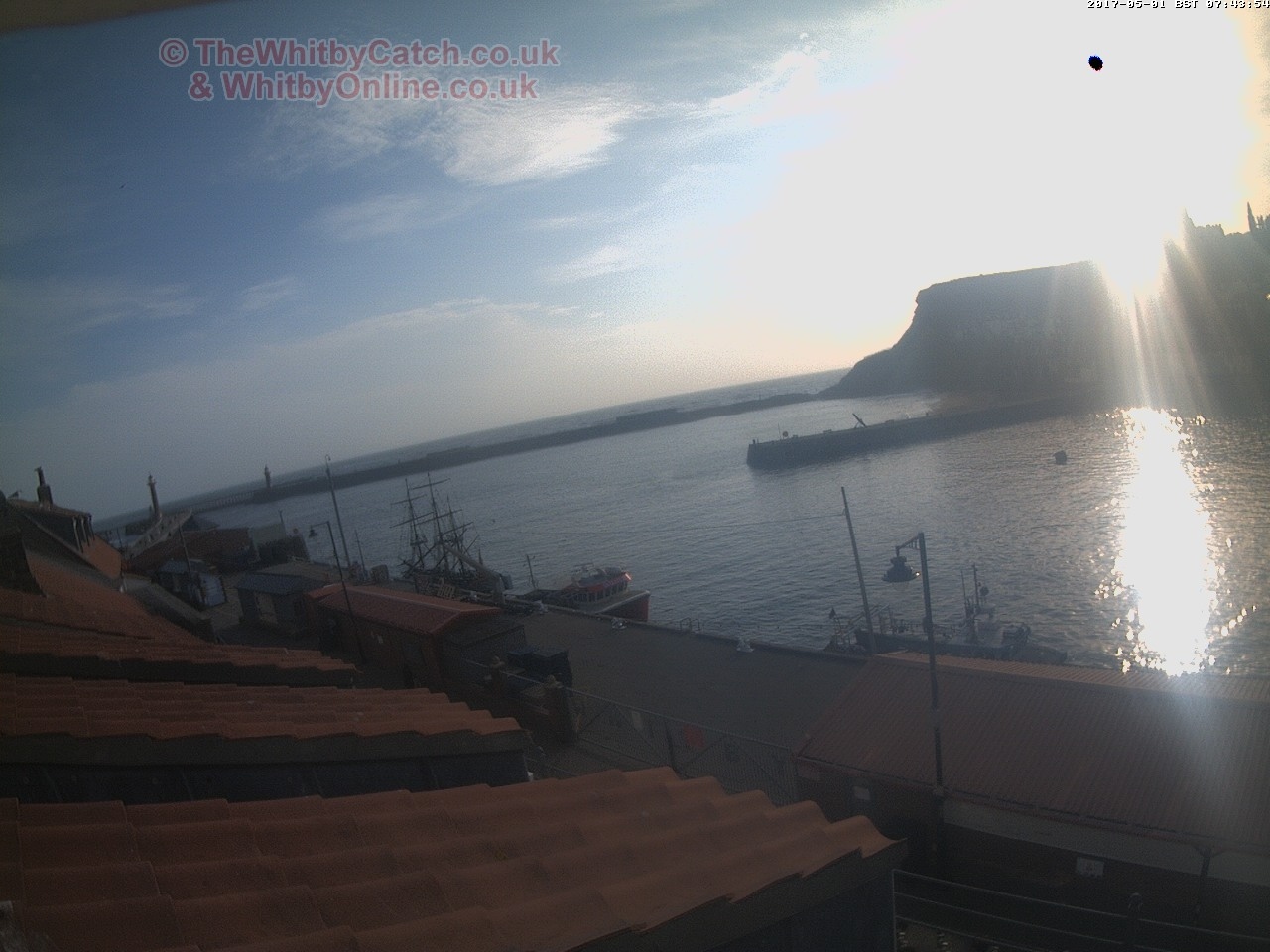 Whitby Mon 1st May 2017 07:44.