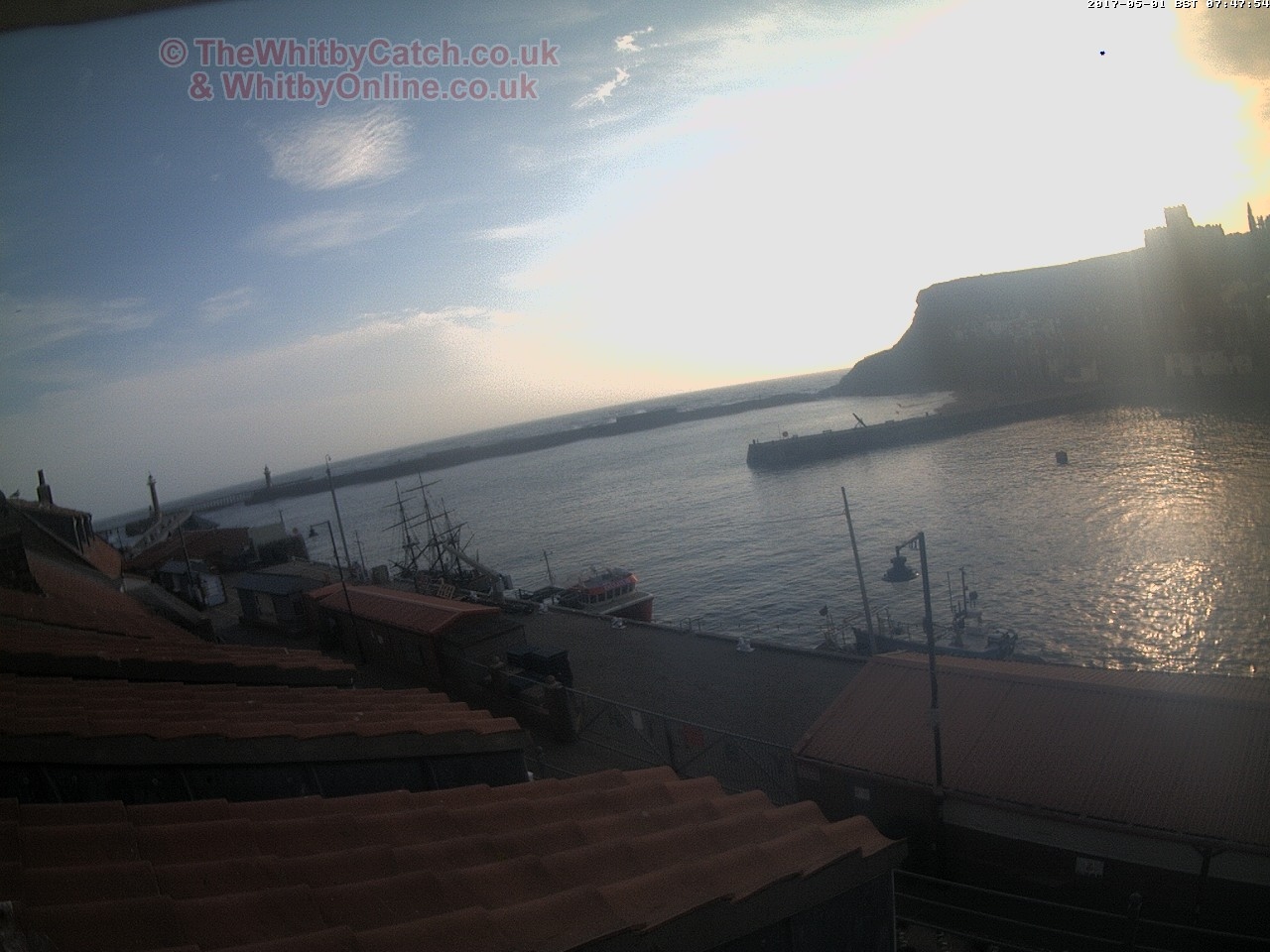 Whitby Mon 1st May 2017 07:48.