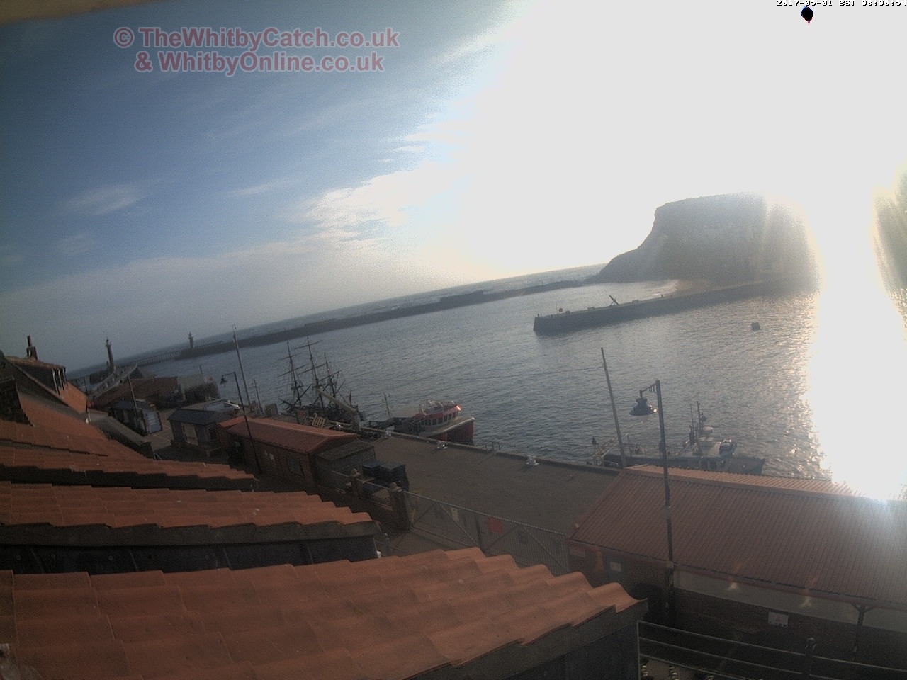 Whitby Mon 1st May 2017 08:01.
