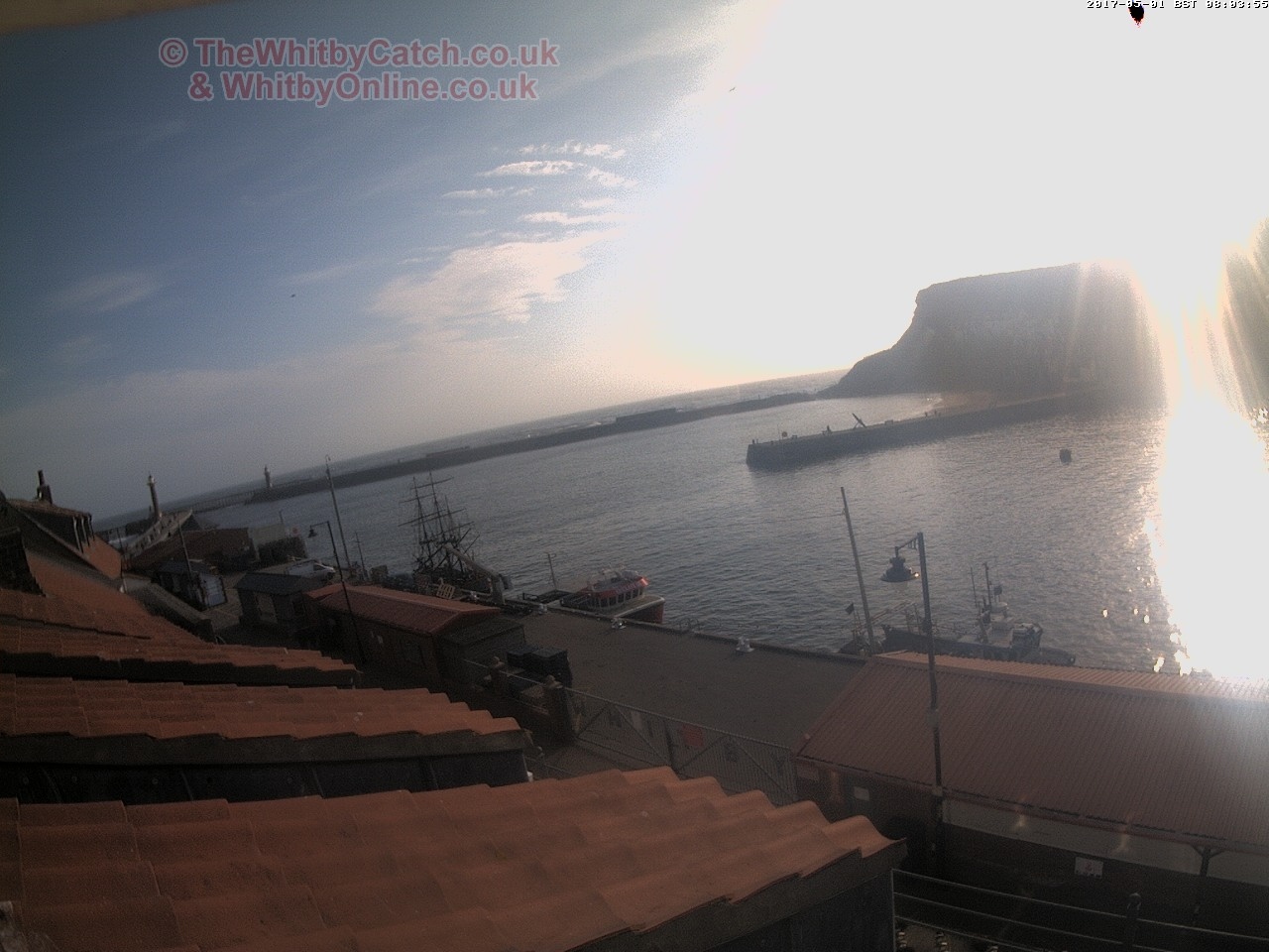 Whitby Mon 1st May 2017 08:04.