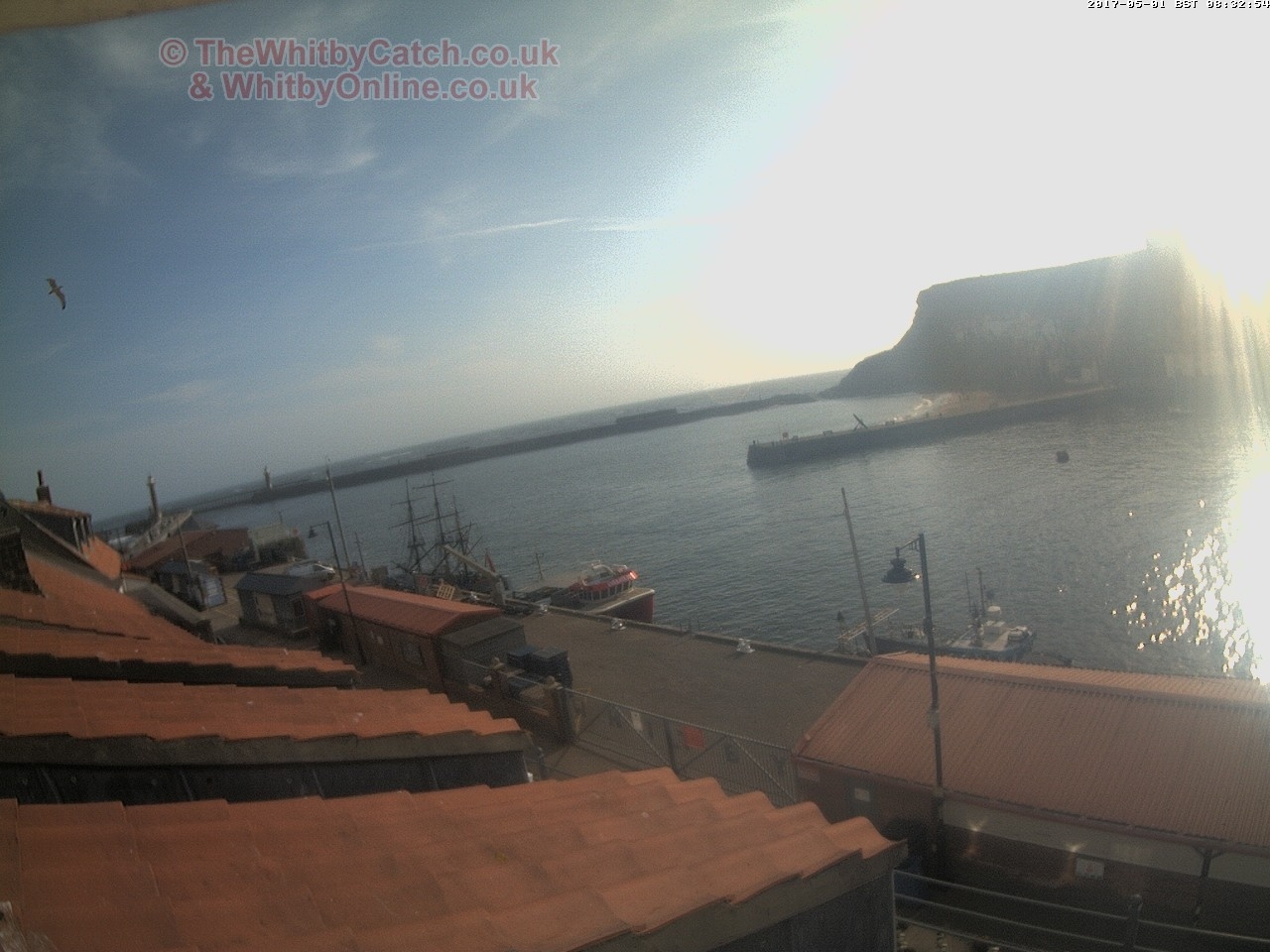 Whitby Mon 1st May 2017 08:33.