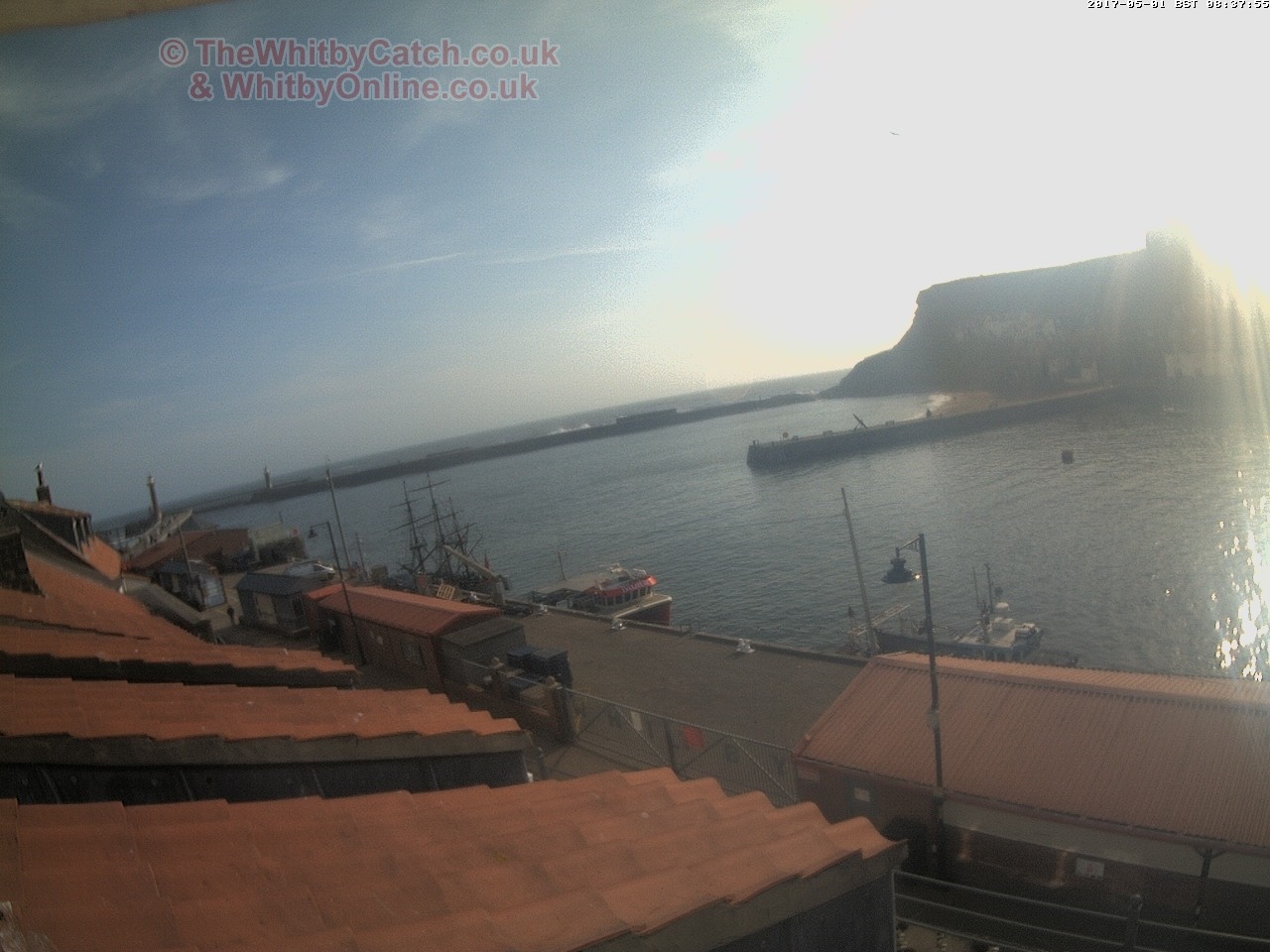 Whitby Mon 1st May 2017 08:38.