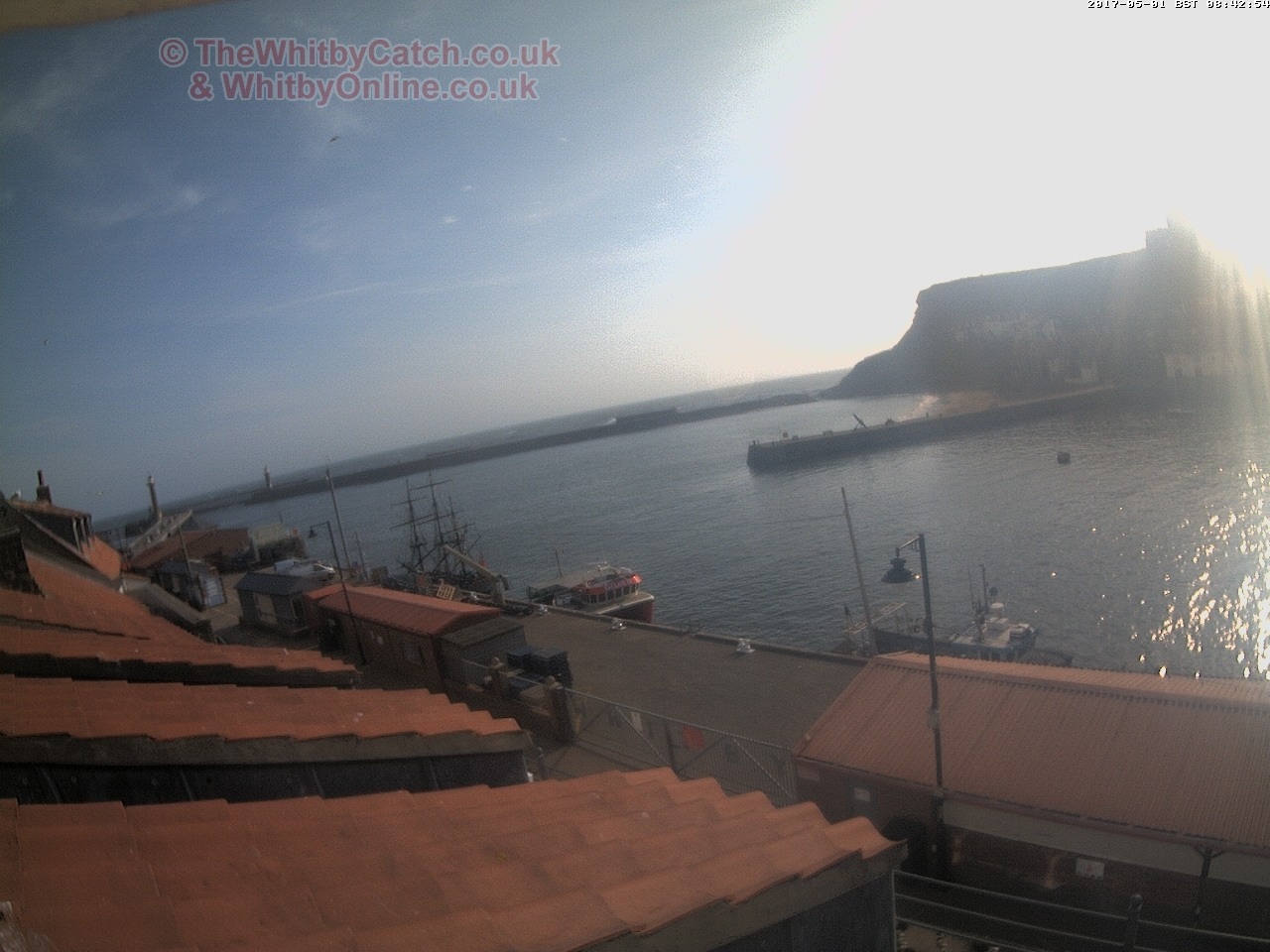 Whitby Mon 1st May 2017 08:43.