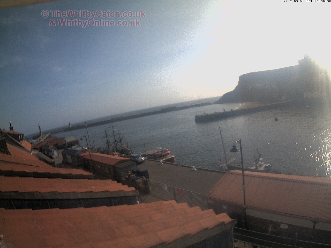 Whitby Mon 1st May 2017 08:51.