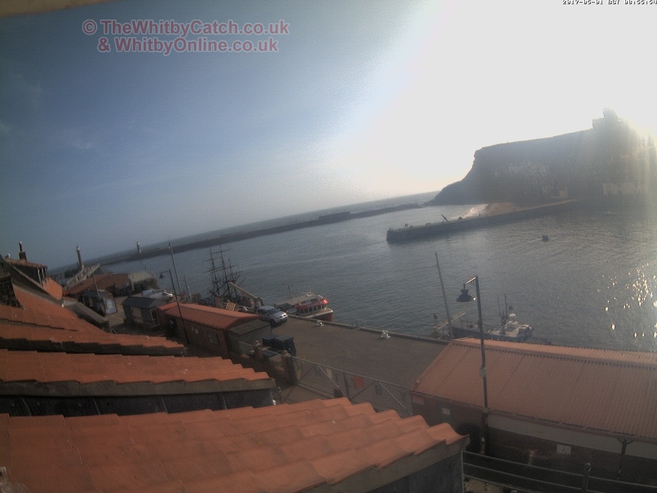 Whitby Mon 1st May 2017 08:56.