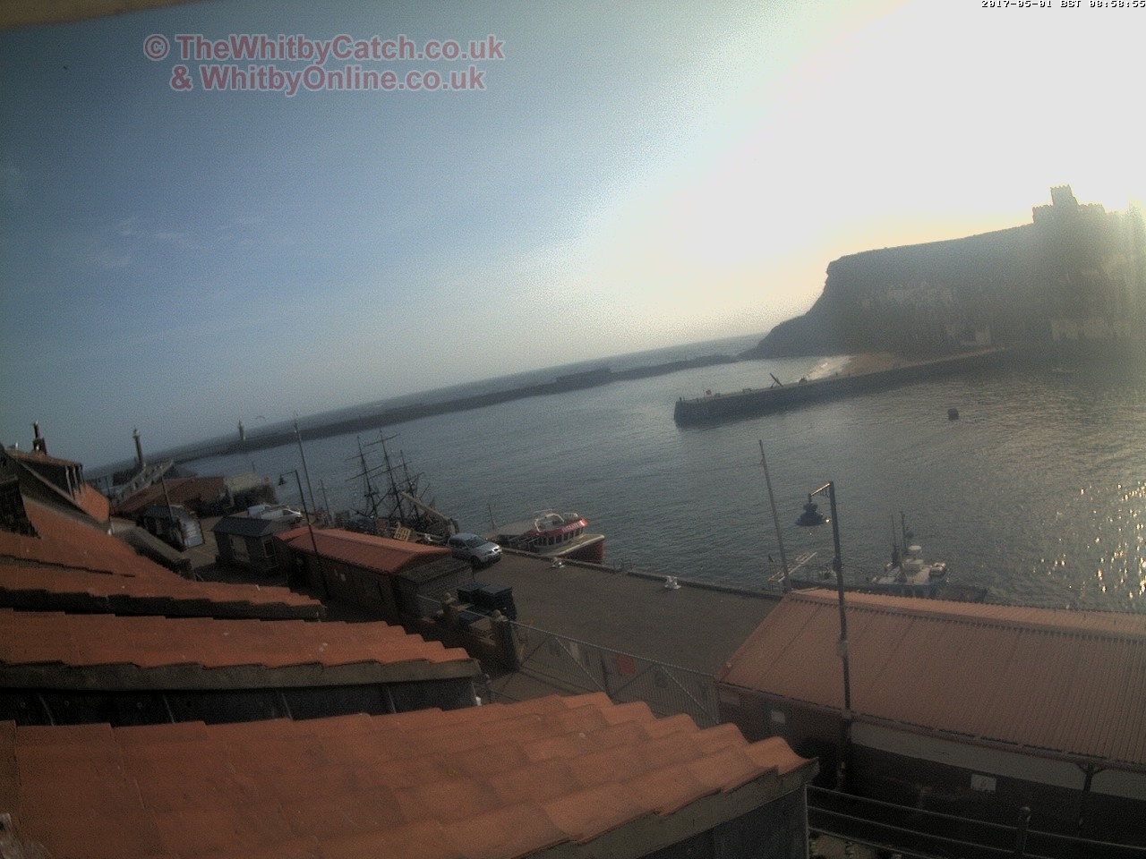 Whitby Mon 1st May 2017 08:59.