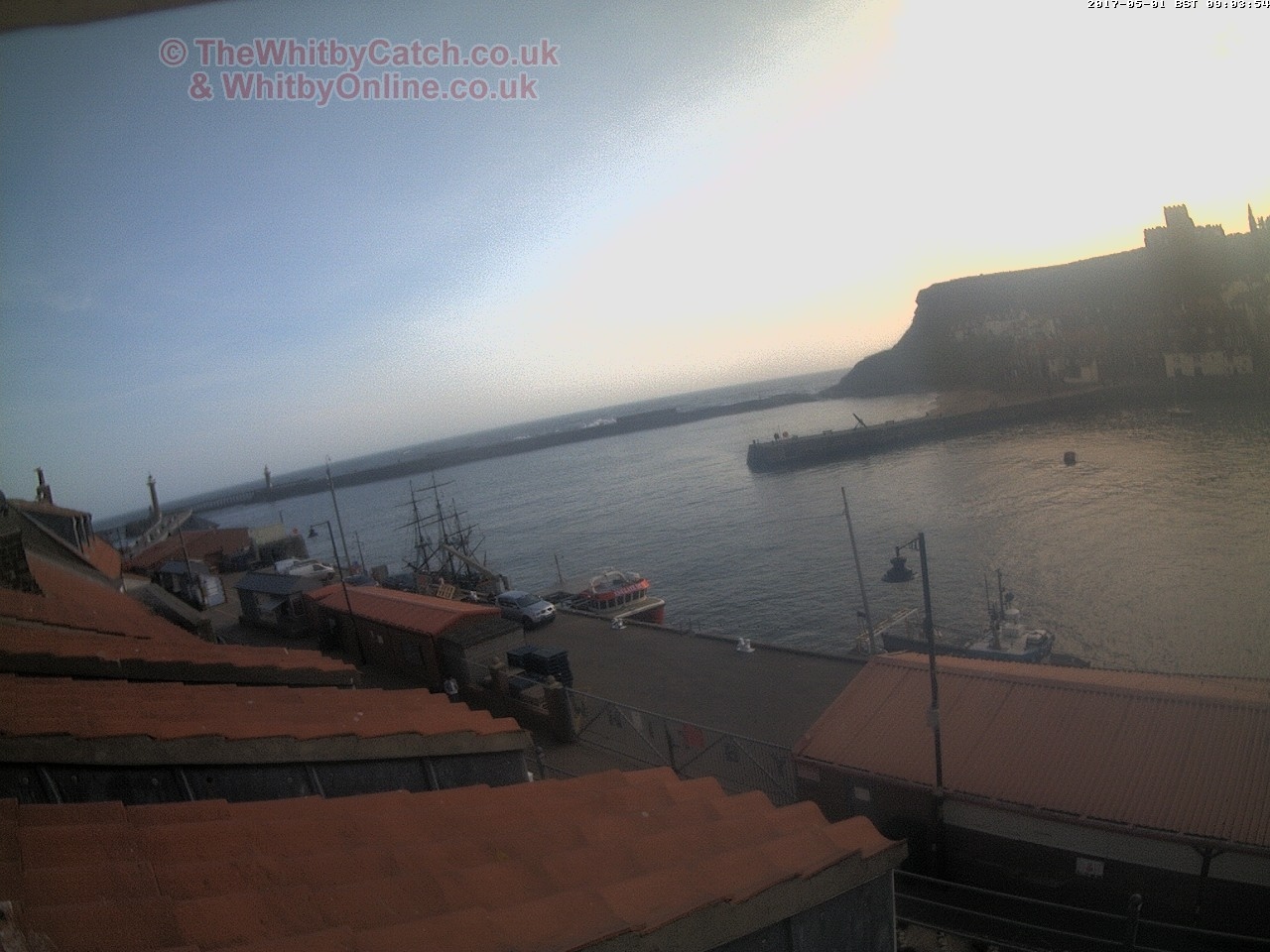 Whitby Mon 1st May 2017 09:04.