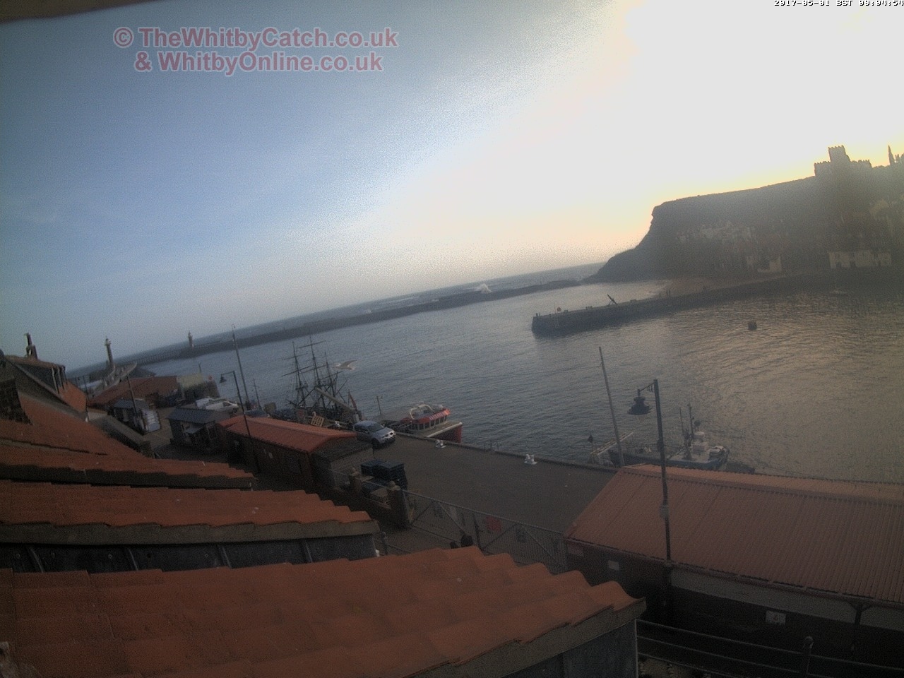 Whitby Mon 1st May 2017 09:05.