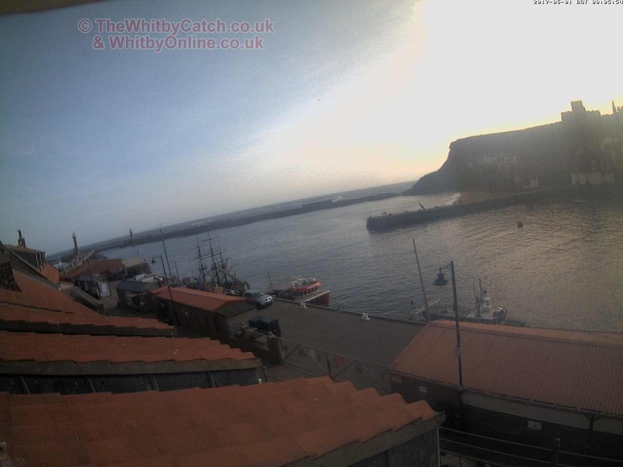 Whitby Mon 1st May 2017 09:06.