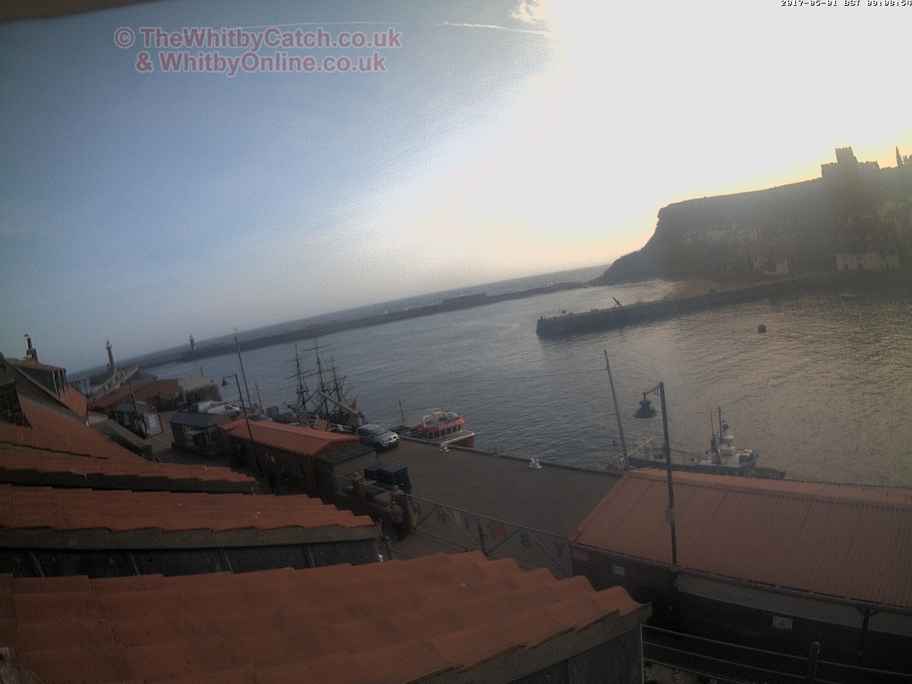 Whitby Mon 1st May 2017 09:09.