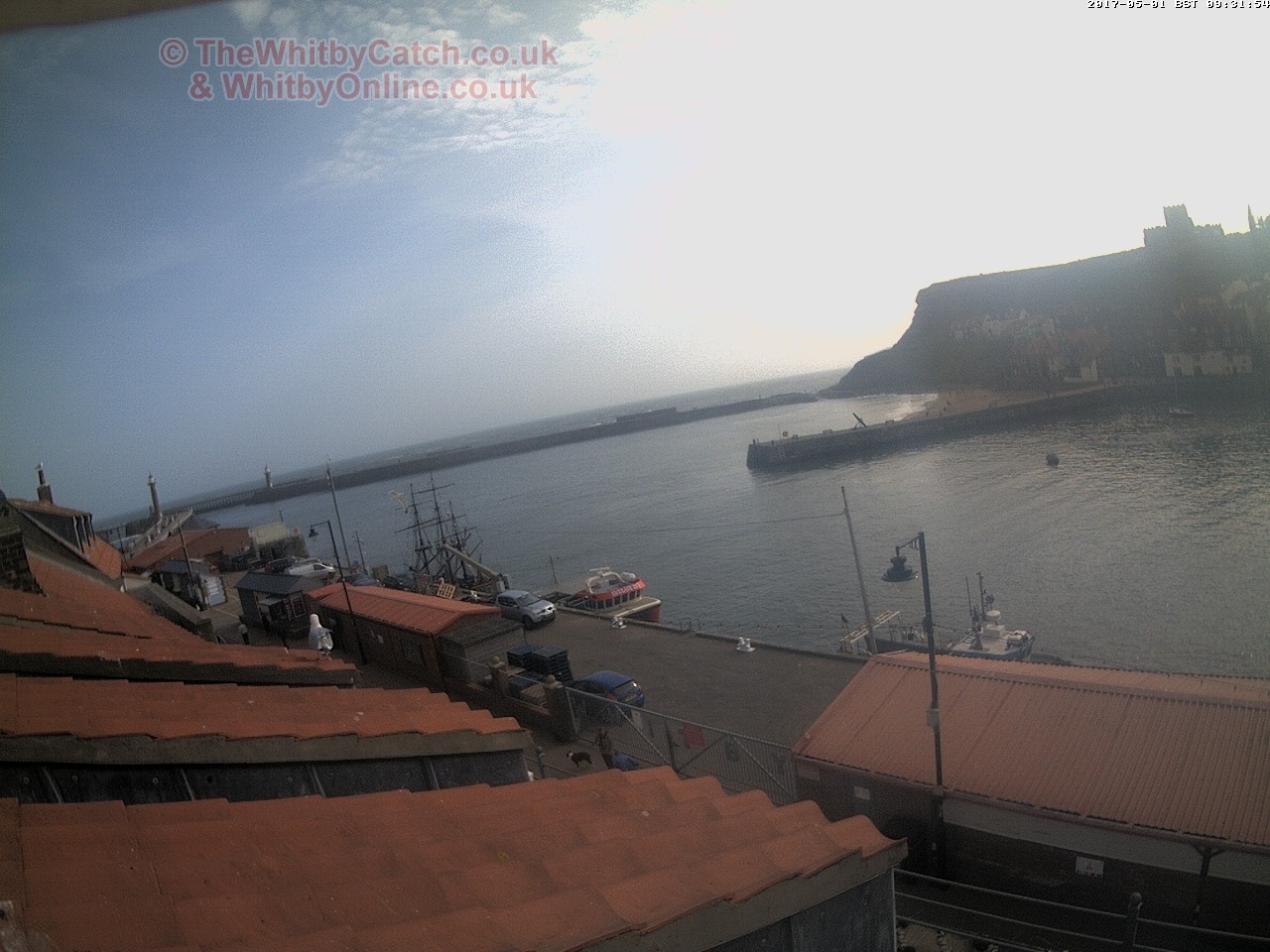 Whitby Mon 1st May 2017 09:32.