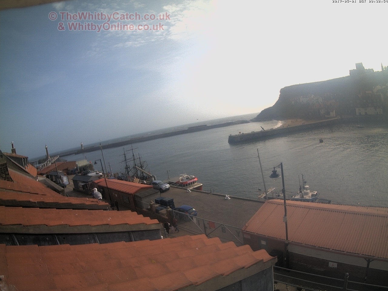 Whitby Mon 1st May 2017 09:33.