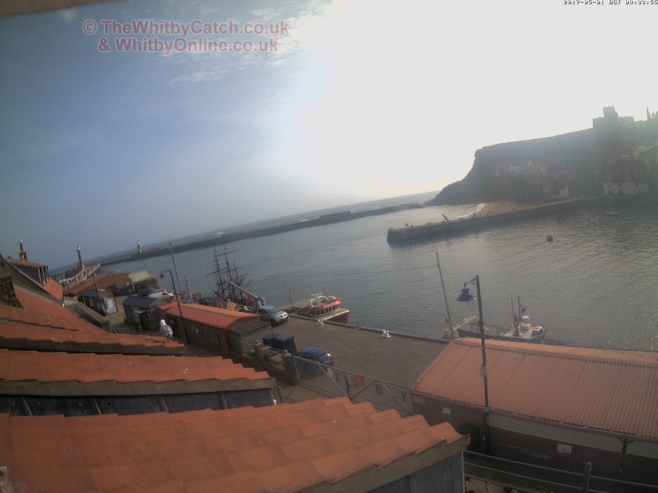 Whitby Mon 1st May 2017 09:34.