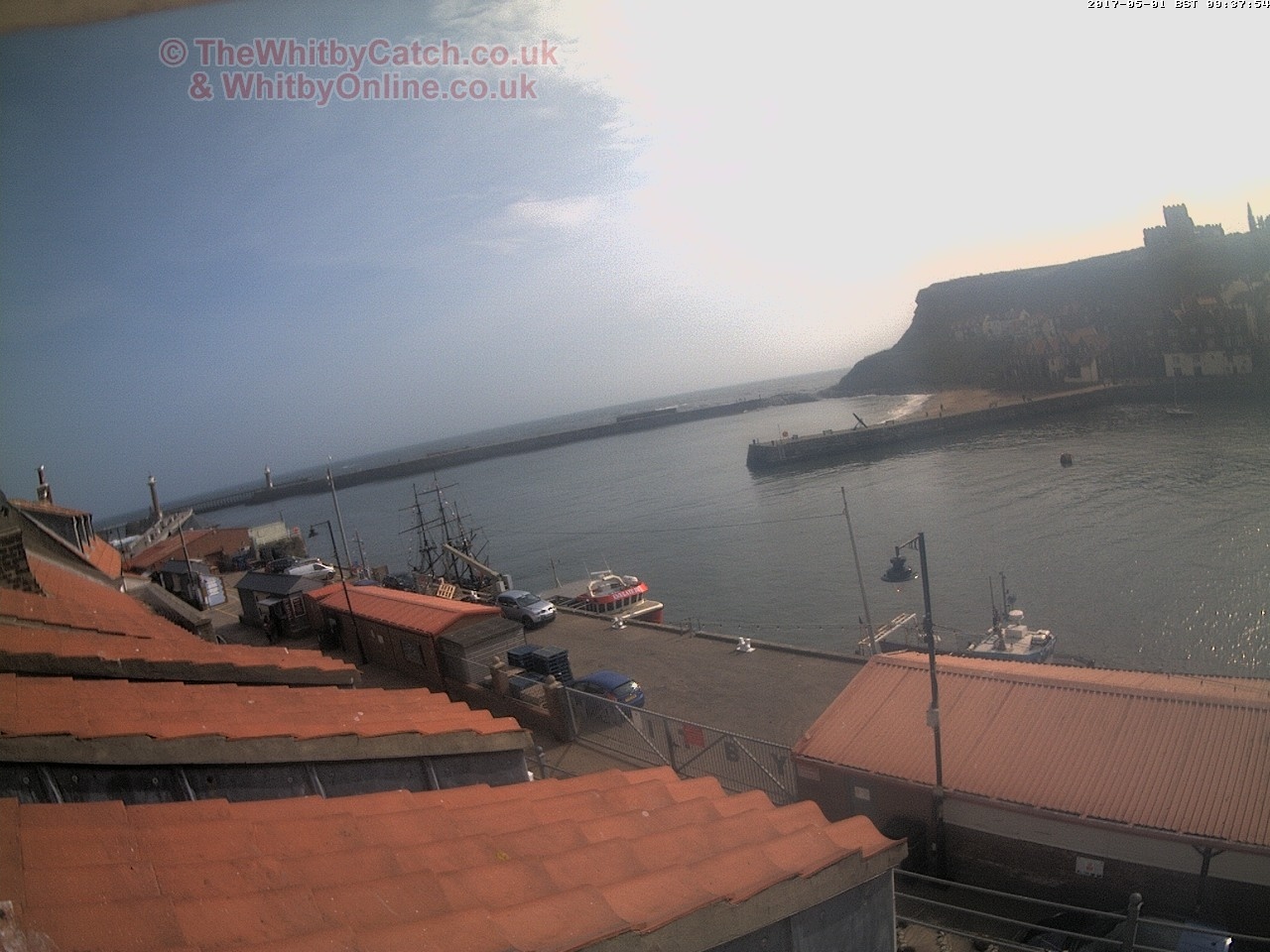 Whitby Mon 1st May 2017 09:38.