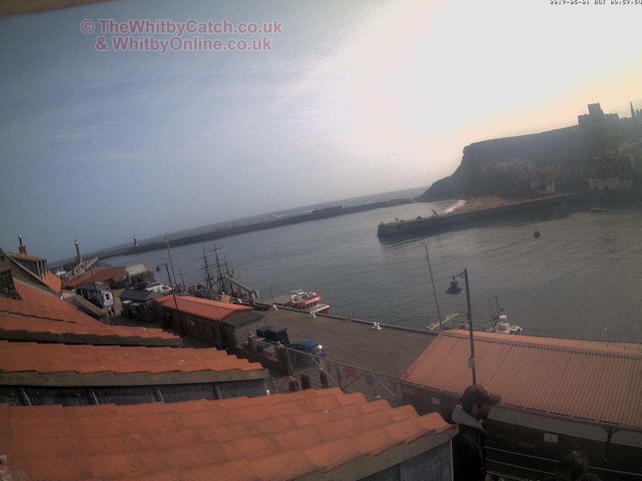 Whitby Mon 1st May 2017 09:58.