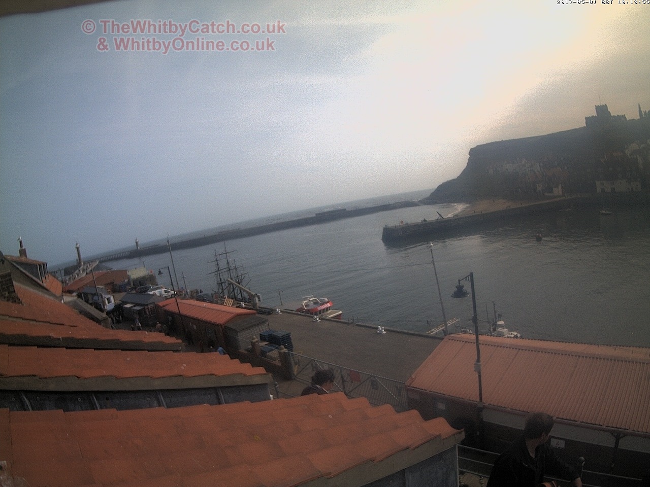 Whitby Mon 1st May 2017 10:14.