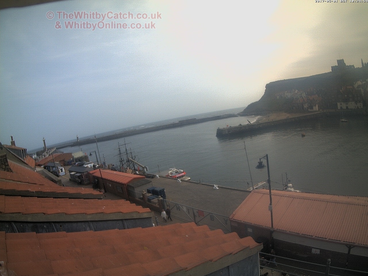 Whitby Mon 1st May 2017 10:25.