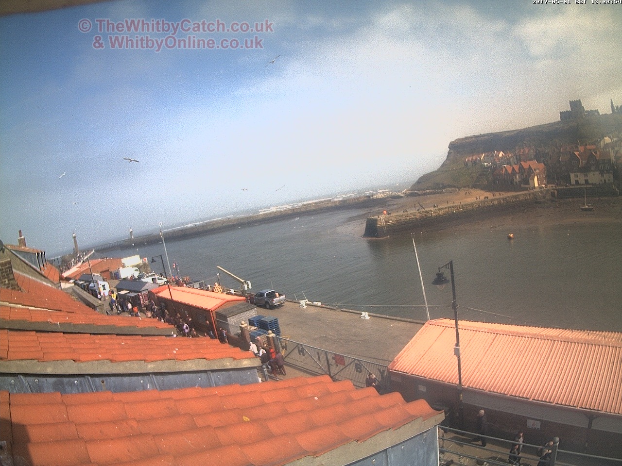 Whitby Mon 1st May 2017 13:09.