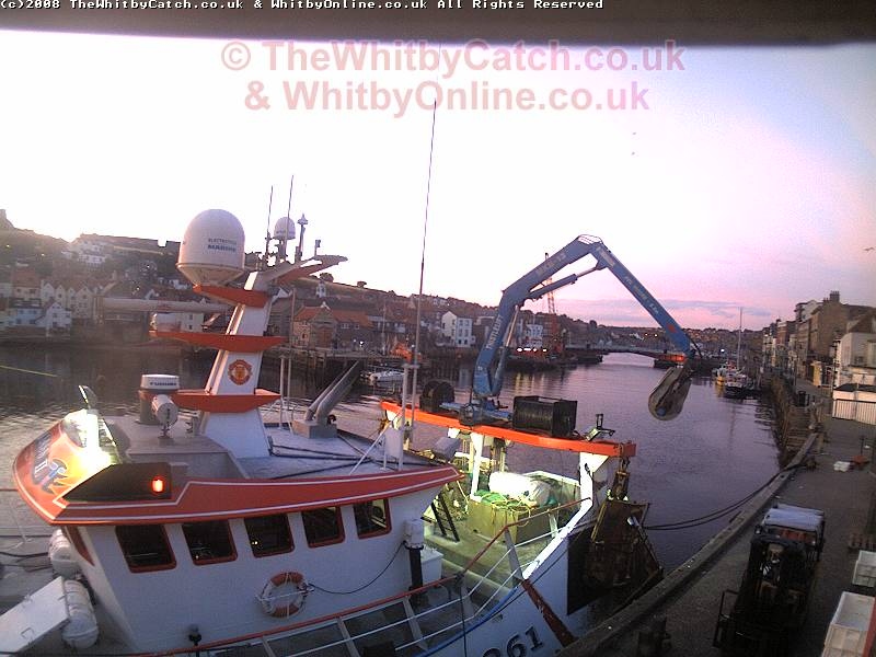 Whitby Mon 3rd August 2009 05:11.