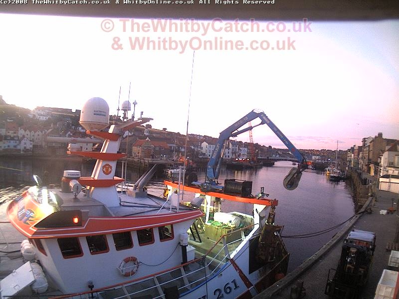 Whitby Mon 3rd August 2009 05:14.