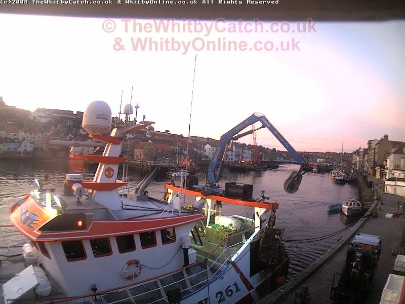 Whitby Mon 3rd August 2009 05:19.