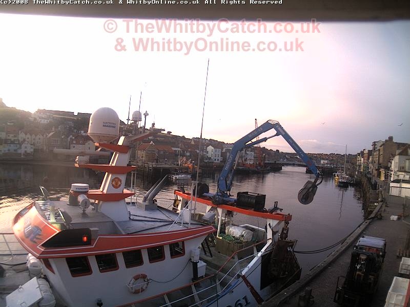 Whitby Mon 3rd August 2009 05:50.