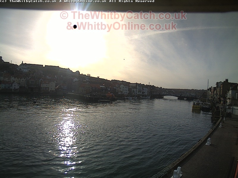 Whitby Sun 10th April 2011 09:04.