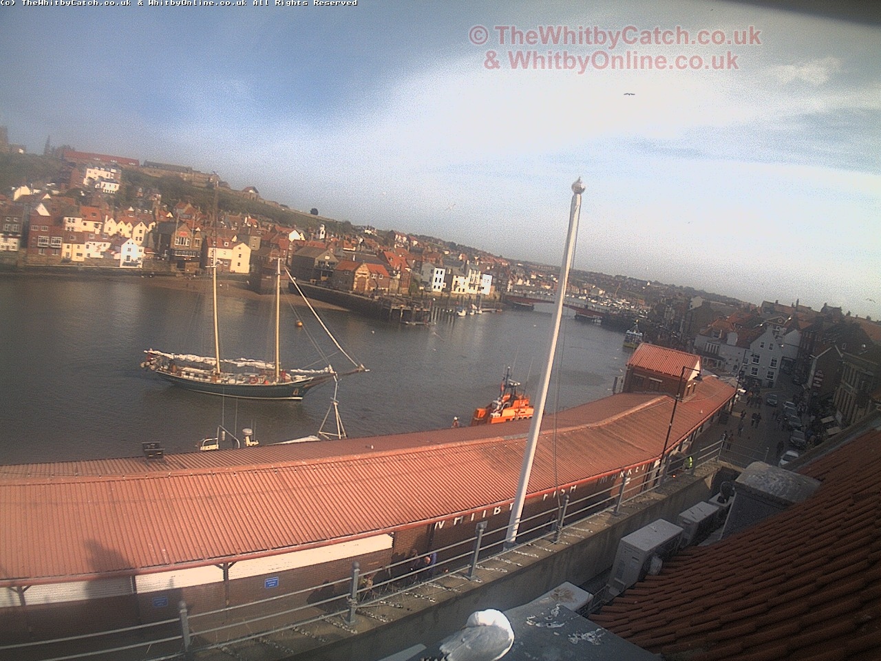 Whitby Sun 30th April 2017 16:42.